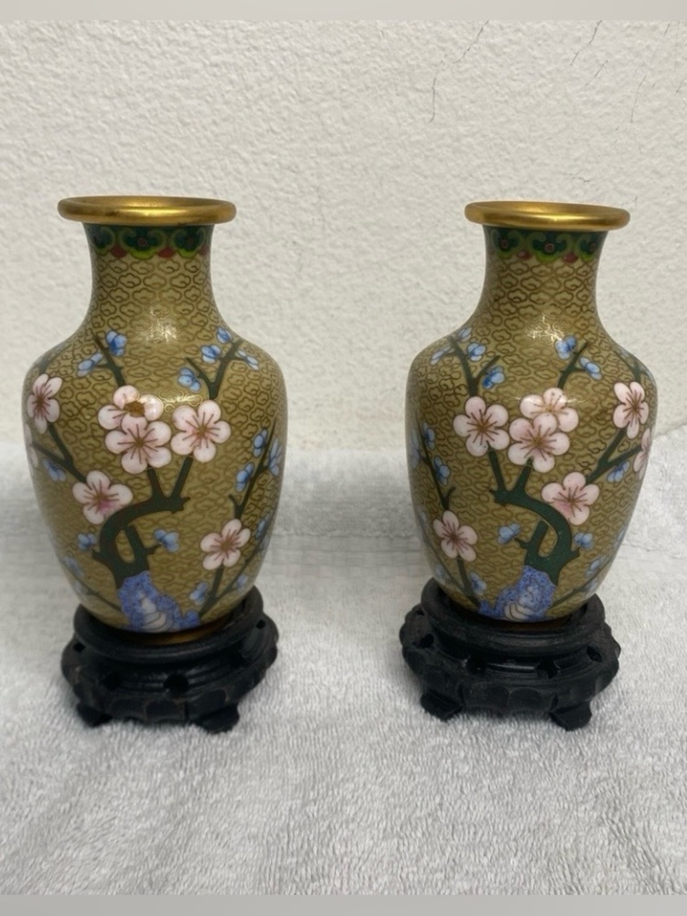 Vintage Chinese Traditional Mustard Floral Set of 2 Small Vases Contemporary